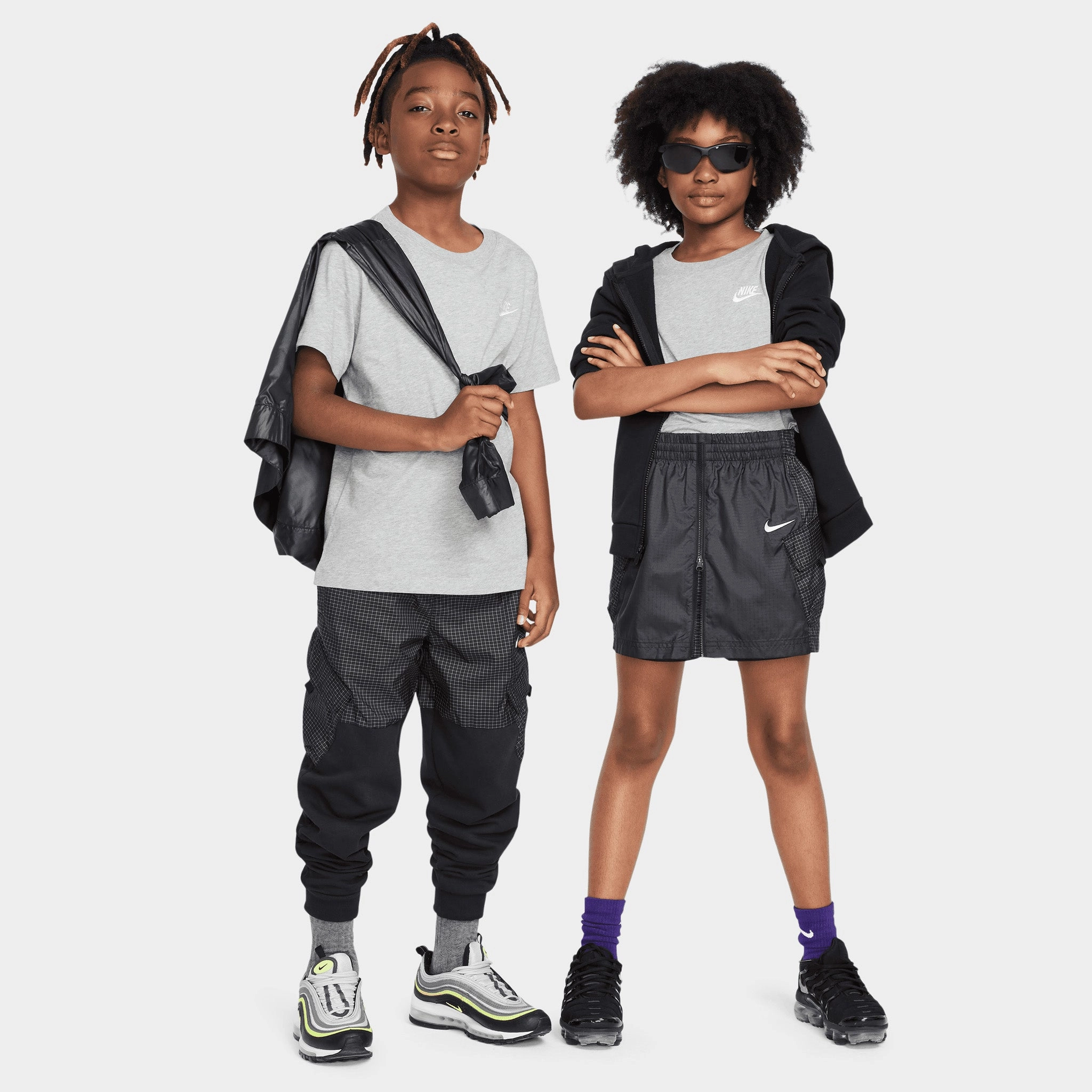 Nike Sportswear Juniors' Embroidered Futura T-Shirt / Dark Grey Heather