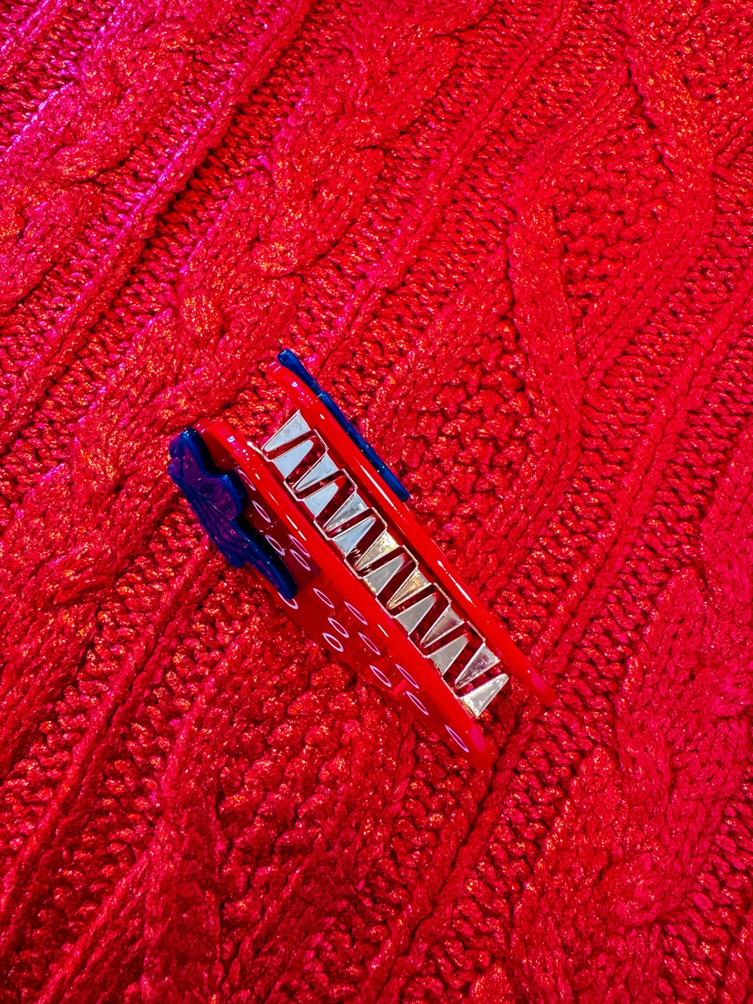 STRAWBERRY HAIR CLIP