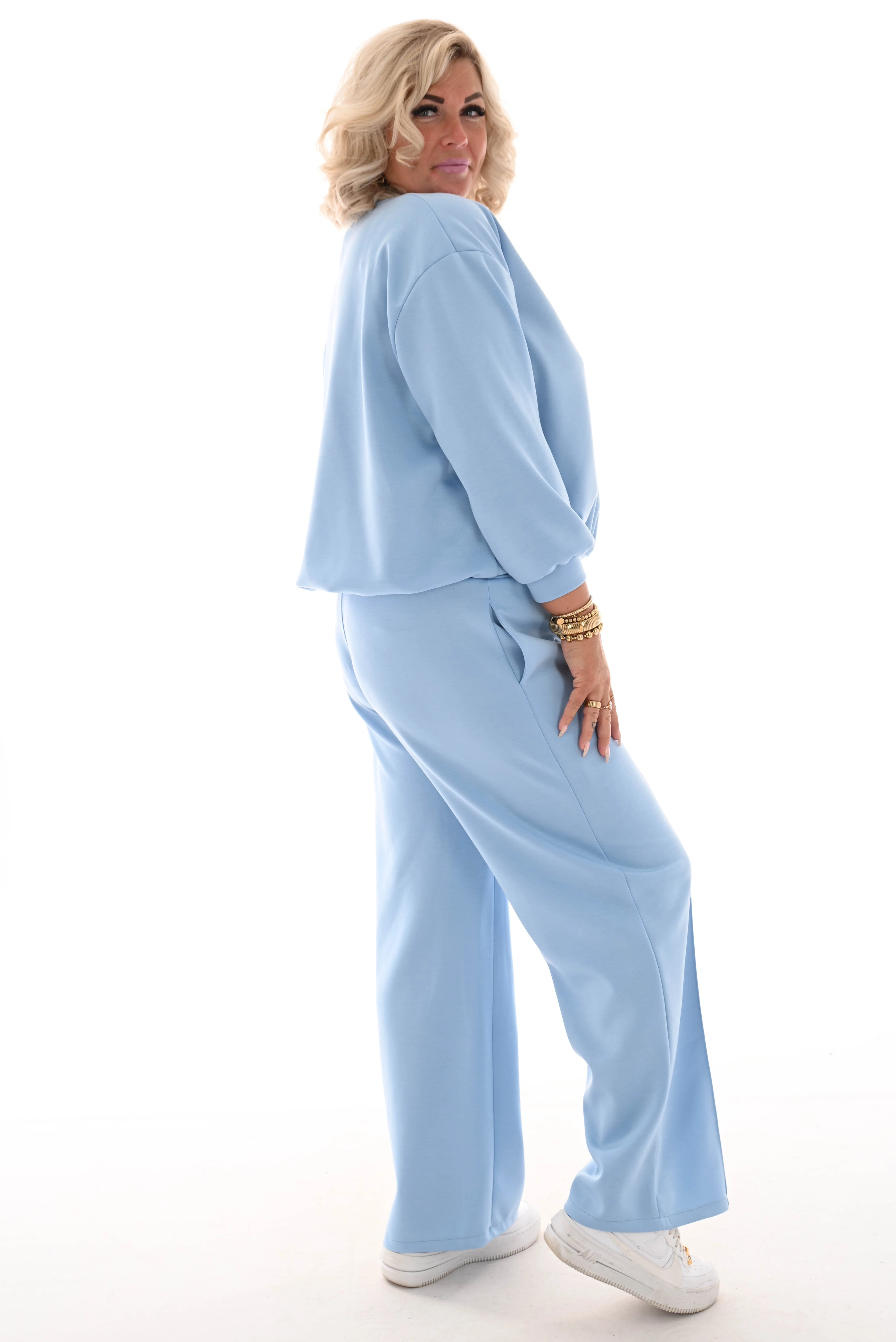 Tweedelig comfy pak v-hals lichtblauw