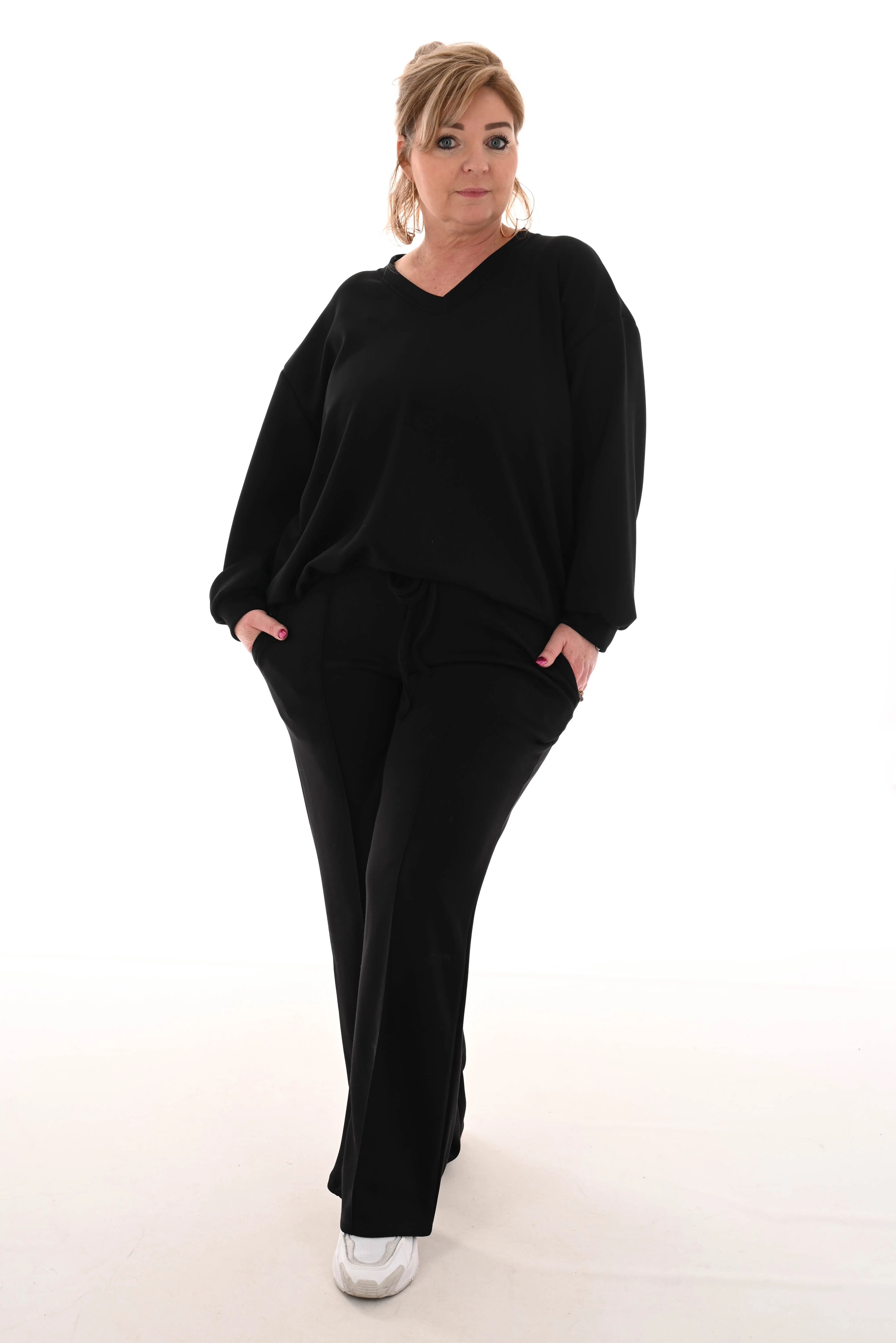 Tweedelig comfy pak v-hals zwart